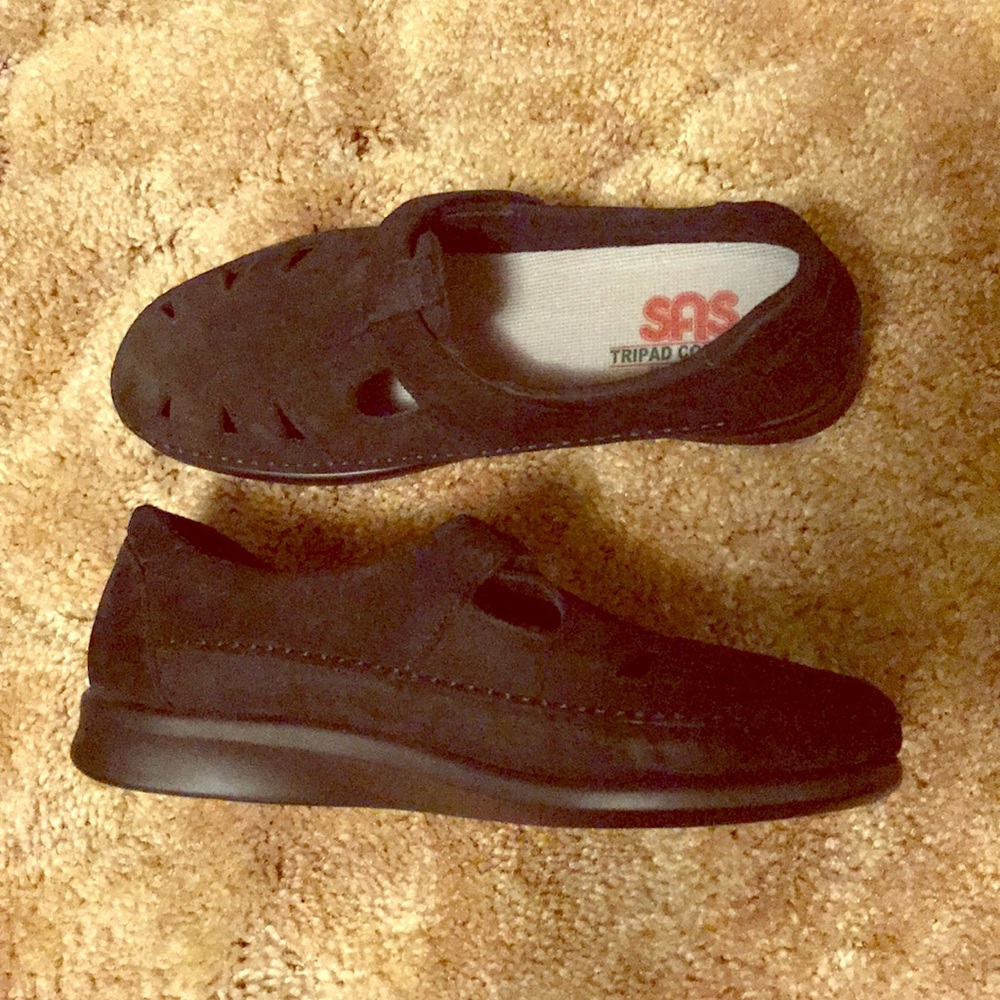 EUC:  SAS Roamer Women’s Black Suede Shoes 9.5M
